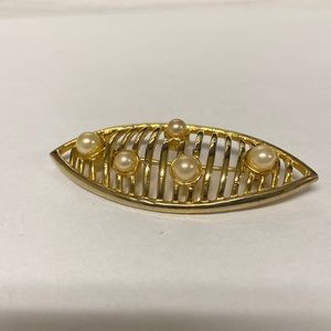 Vintage Pearls on Oval Golden Bars Brooch